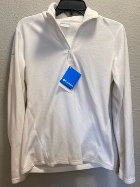 Columbia White Half-Zip Fleece Pullover. NWT. Womens medium